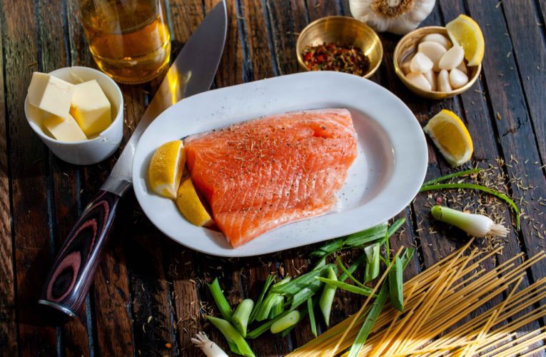 Nutrition and Mental Health in Orange: Eat Plenty of Fat
