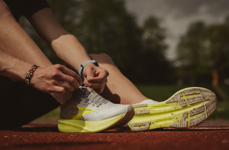 Orange: Reduce Pain from Muscle Strain or Injury Faster with Curewave Laser